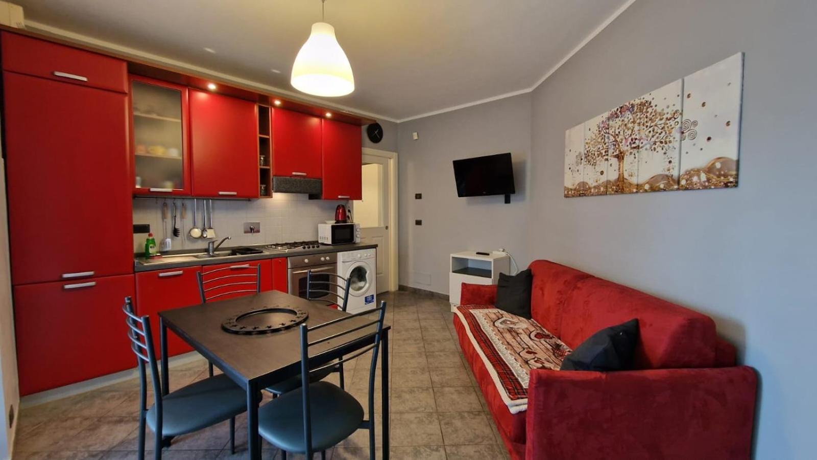 Myhouse Inn Fermata Paradiso - Affitti Brevi Italia 콜레뇨 외부 사진