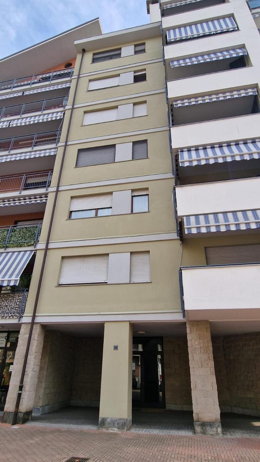 Myhouse Inn Fermata Paradiso - Affitti Brevi Italia 콜레뇨 외부 사진